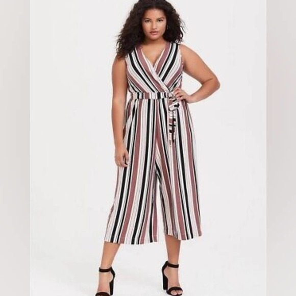 TORRID 11949619 Pink Striped Textured Knit Culotte Jumpsuit plus size 4X 24 26 4 - Picture 1 of 10